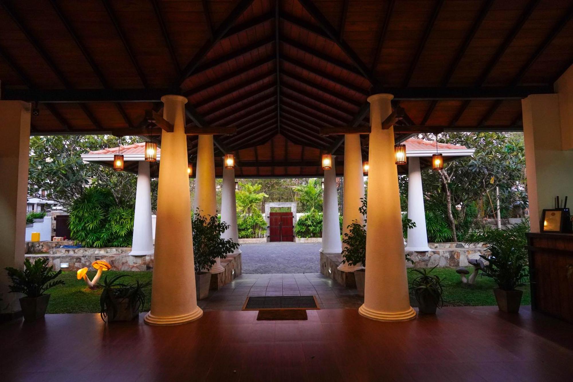 Hotel Tamarind Tree Tissamaharama Bagian luar foto