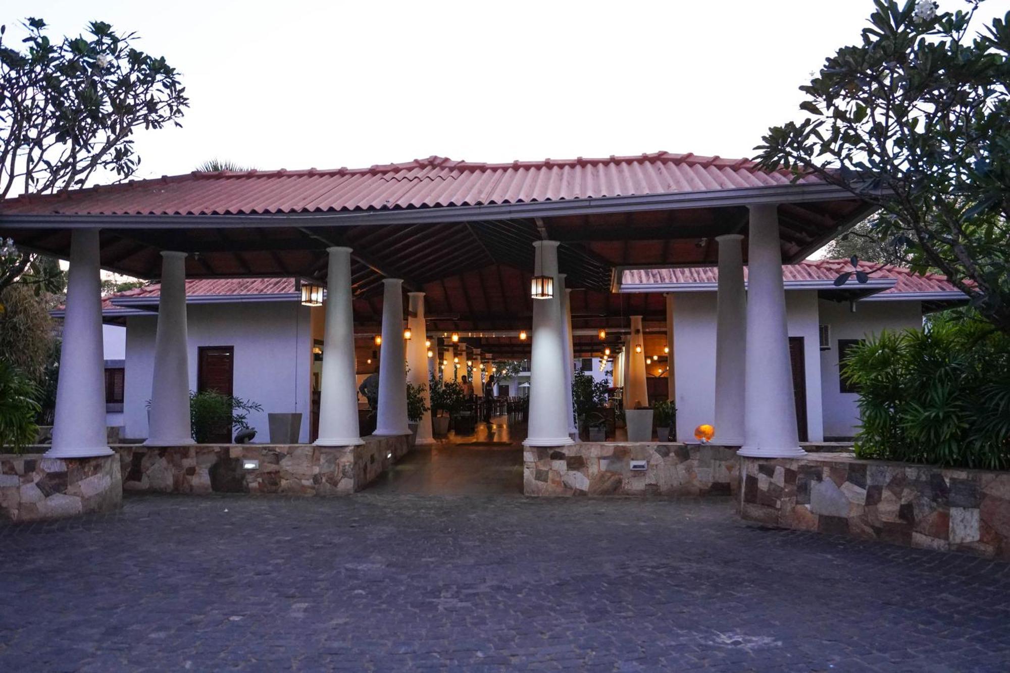 Hotel Tamarind Tree Tissamaharama Bagian luar foto